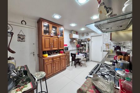 Apartamento à venda com 400m², 5 quartos e 4 vagas Apartamento à venda com 400m², 5 quartos e 4 vagasCozinha