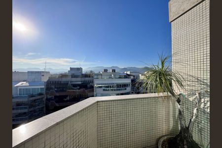 Apartamento à venda com 400m², 5 quartos e 4 vagas Apartamento à venda com 400m², 5 quartos e 4 vagasVaranda da Suíte 4