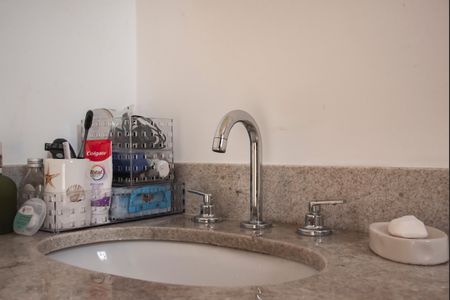 Apartamento à venda com 141m², 3 quartos e 2 vagasBanheiro da Suíte 2