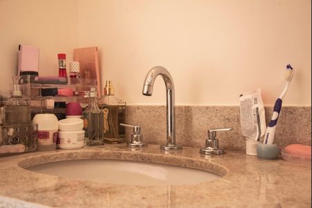 Apartamento à venda com 141m², 3 quartos e 2 vagasBanheiro da Suíte 1