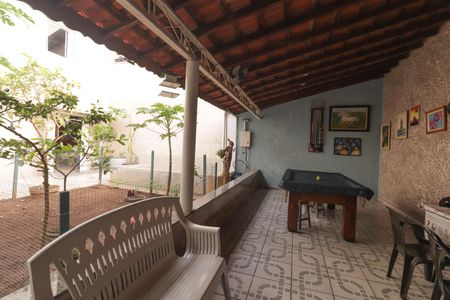 Casa à venda com 250m², 3 quartos e 3 vagas Casa à venda com 250m², 3 quartos e 3 vagasÁrea comum