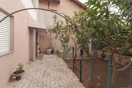 Casa à venda com 250m², 3 quartos e 3 vagas Casa à venda com 250m², 3 quartos e 3 vagasQuintal