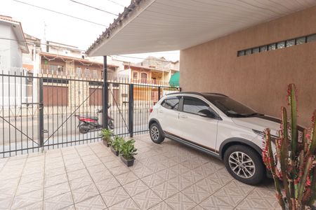 Casa à venda com 250m², 3 quartos e 3 vagas Casa à venda com 250m², 3 quartos e 3 vagasGaragem