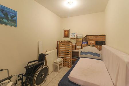 Casa à venda com 250m², 3 quartos e 3 vagas Casa à venda com 250m², 3 quartos e 3 vagasCasa 2- Quarto