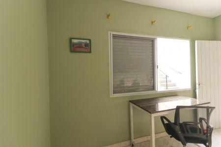 Casa à venda com 250m², 3 quartos e 3 vagas Casa à venda com 250m², 3 quartos e 3 vagasCasa 2- Sala