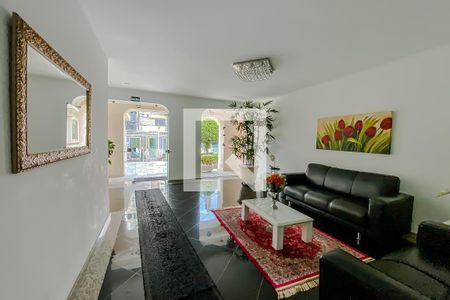 Apartamento à venda com 63m², 2 quartos e 1 vagaCondomínio - Hall