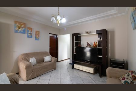 Casa à venda com 250m², 3 quartos e 2 vagasSala