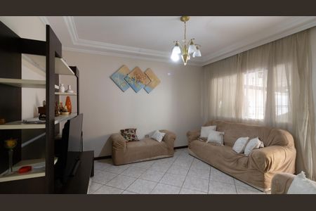 Casa à venda com 250m², 3 quartos e 2 vagasSala