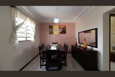 Casa à venda com 250m², 3 quartos e 2 vagasSala de Jantar