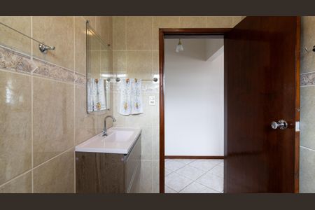 Casa à venda com 250m², 3 quartos e 2 vagasBanheiro