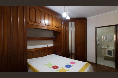 Casa à venda com 250m², 3 quartos e 2 vagasSuíte