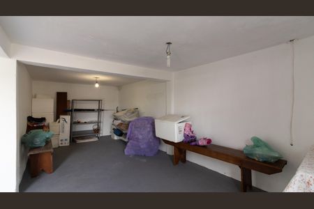 Casa à venda com 250m², 3 quartos e 2 vagasPorão