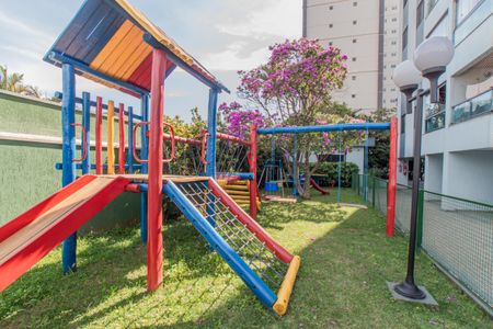 Apartamento à venda com 79m², 3 quartos e 2 vagasÁrea comum - Playground