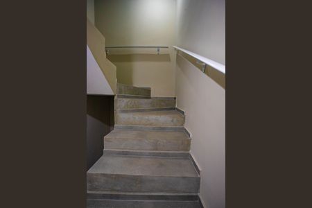Casa para alugar com 68m², 2 quartos e sem vaga Casa para alugar com 68m², 2 quartos e sem vagaEscada