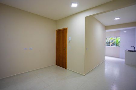 Casa para alugar com 68m², 2 quartos e sem vaga Casa para alugar com 68m², 2 quartos e sem vagaSala