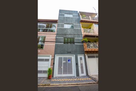 Casa para alugar com 68m², 2 quartos e sem vaga Casa para alugar com 68m², 2 quartos e sem vagaFachada