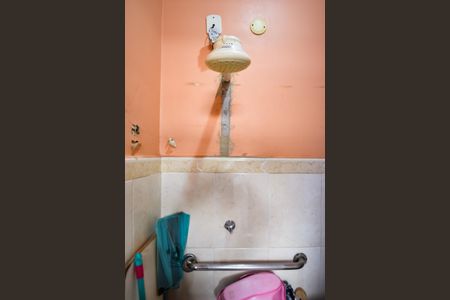 Casa de condomínio à venda com 191m², 5 quartos e 2 vagasBanheiro de Serviço