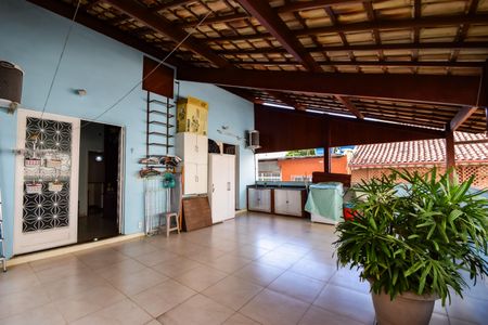 Casa de condomínio à venda com 191m², 5 quartos e 2 vagasTerraço