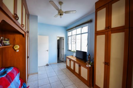 Casa de condomínio à venda com 191m², 5 quartos e 2 vagasSuíte