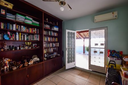 Casa de condomínio à venda com 191m², 5 quartos e 2 vagasQuarto 4