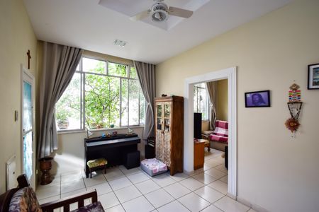 Casa de condomínio à venda com 191m², 5 quartos e 2 vagasSala