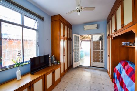 Casa de condomínio à venda com 191m², 5 quartos e 2 vagasSuíte