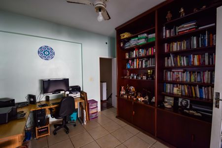 Casa de condomínio à venda com 191m², 5 quartos e 2 vagasQuarto 4