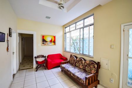 Casa de condomínio à venda com 191m², 5 quartos e 2 vagasSala