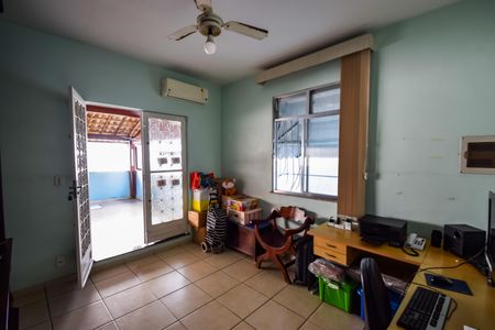 Casa de condomínio à venda com 191m², 5 quartos e 2 vagasQuarto 4