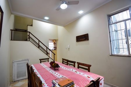 Casa de condomínio à venda com 191m², 5 quartos e 2 vagasCopa