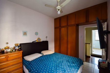 Casa de condomínio à venda com 191m², 5 quartos e 2 vagasQuarto 3