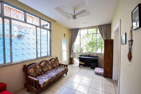 Casa de condomínio à venda com 191m², 5 quartos e 2 vagasSala