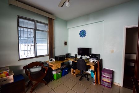 Casa de condomínio à venda com 191m², 5 quartos e 2 vagasQuarto 4