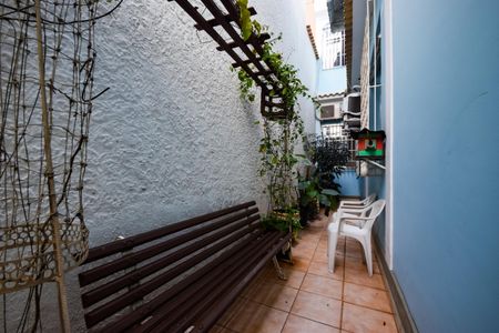 Casa de condomínio à venda com 191m², 5 quartos e 2 vagasLateral