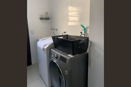 Casa à venda com 400m², 5 quartos e 6 vagasÁrea de Serviço Casa 1