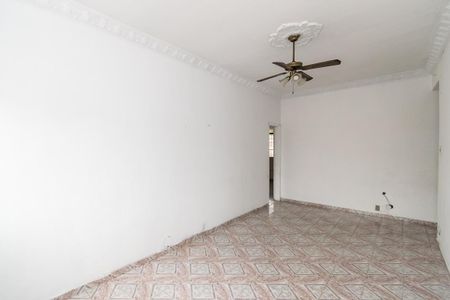 Apartamento para alugar com 68m², 2 quartos e 1 vagaSala