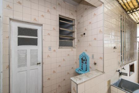 Apartamento para alugar com 68m², 2 quartos e 1 vagaÁrea de Serviço