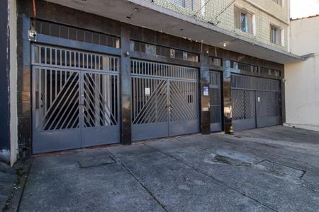 Apartamento à venda com 98m², 2 quartos e 1 vaga Apartamento à venda com 98m², 2 quartos e 1 vagaFachada e placa