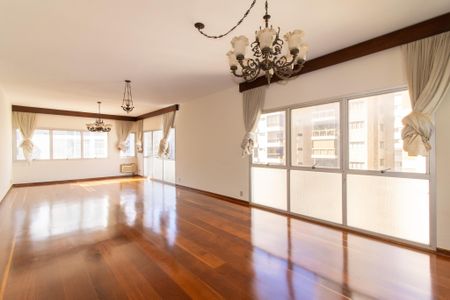 Apartamento à venda com 230m², 4 quartos e 4 vagasSala