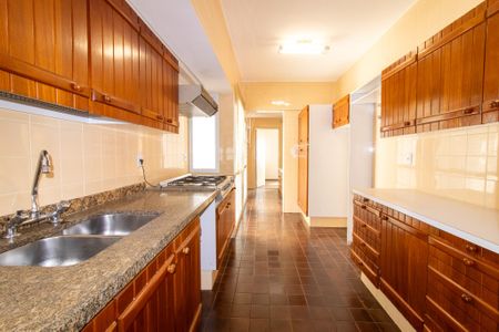 Apartamento à venda com 230m², 4 quartos e 4 vagasCozinha