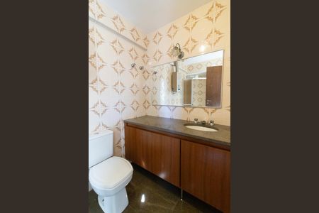 Apartamento à venda com 230m², 4 quartos e 4 vagasBanheiro da Suíte 1