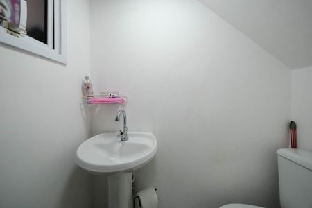 Casa de condomínio à venda com 69m², 2 quartos e 1 vagaLavabo