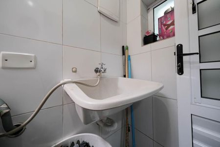 Casa de condomínio à venda com 69m², 2 quartos e 1 vagaÁrea de Serviço