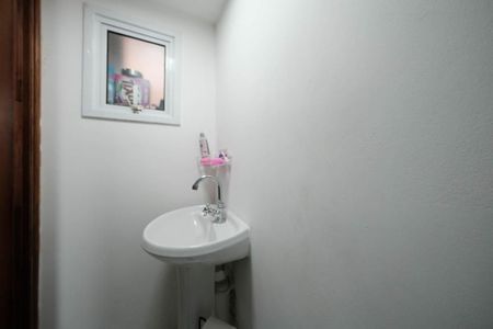 Casa de condomínio à venda com 69m², 2 quartos e 1 vagaLavabo