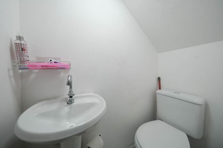 Casa de condomínio à venda com 69m², 2 quartos e 1 vagaLavabo