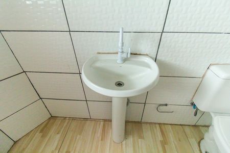 Banheiro Social de casa à venda com 3 quartos, 250m² em Vila Chuca, São Paulo