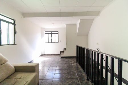 Sala de casa à venda com 3 quartos, 250m² em Vila Chuca, São Paulo