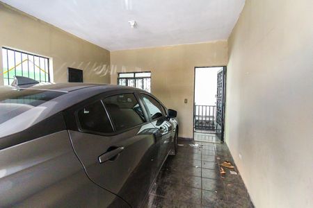 Garagem de casa à venda com 3 quartos, 250m² em Vila Chuca, São Paulo