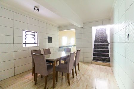 Casa à venda com 250m², 3 quartos e 1 vaga Casa à venda com 250m², 3 quartos e 1 vagaCopa