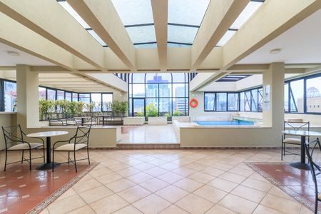 Apartamento à venda com 45m², 1 quarto e 1 vaga Apartamento à venda com 45m², 1 quarto e 1 vagaÁrea comum - Piscina